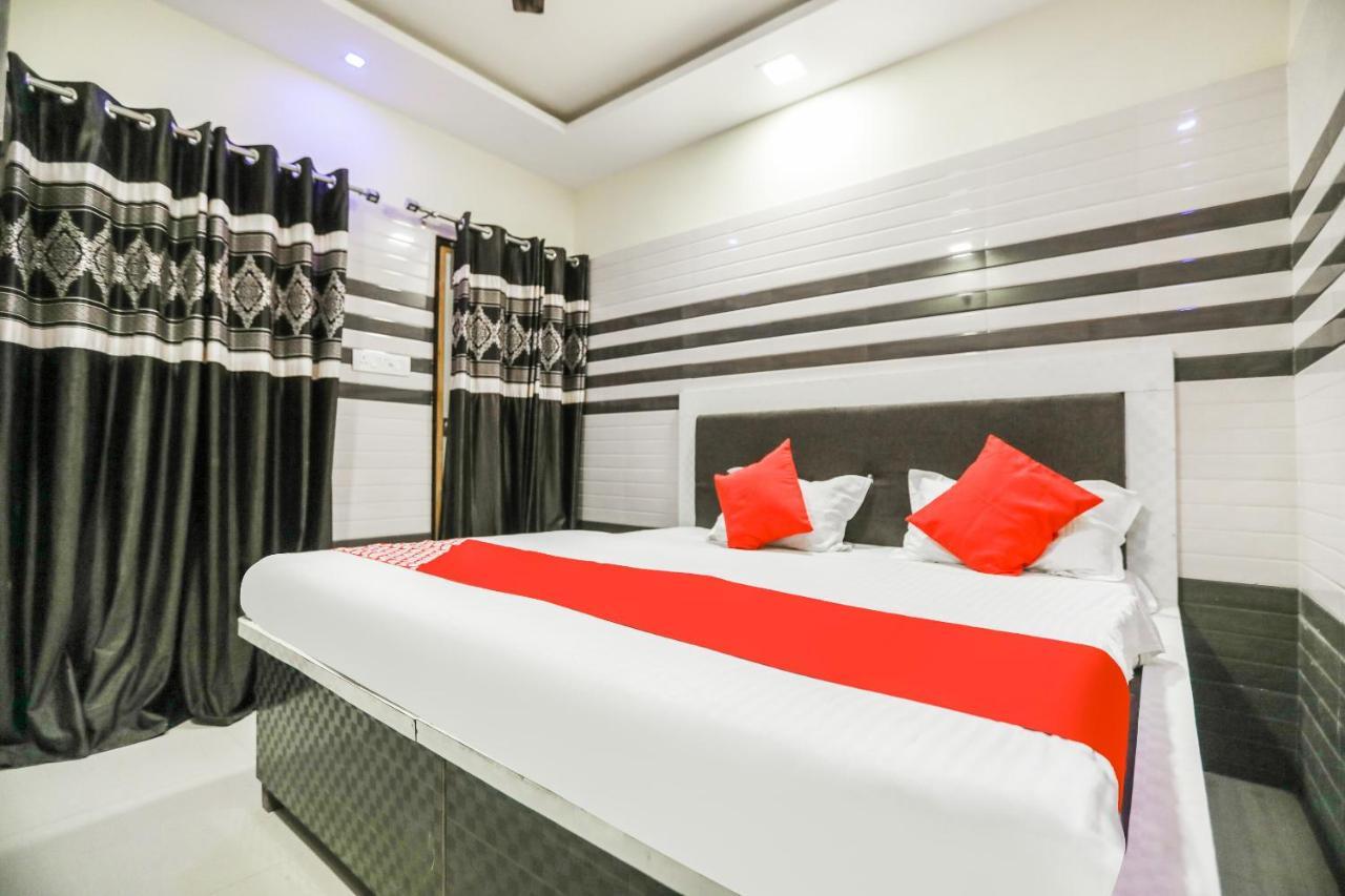 Oyo 71693 Starlight Hotel Gangānagar Exteriör bild