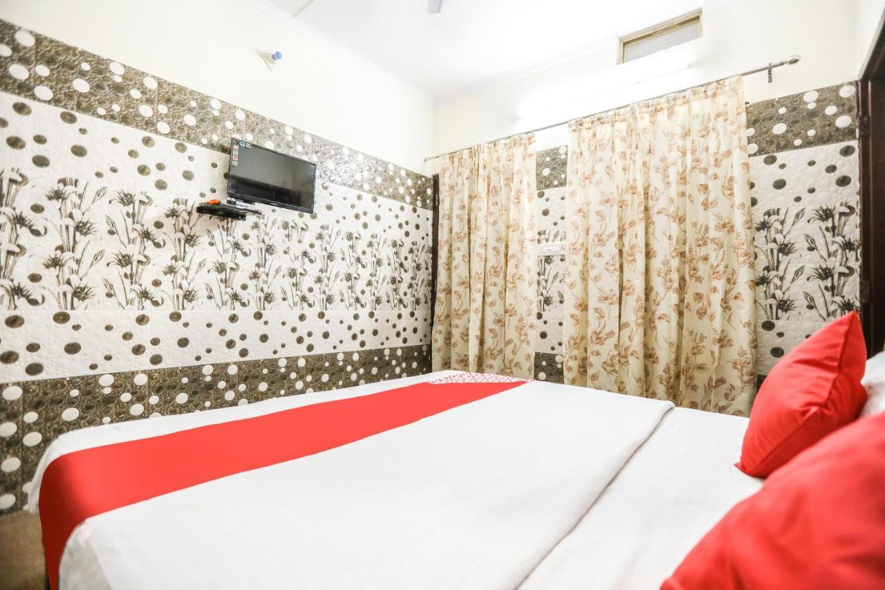 Oyo 71693 Starlight Hotel Gangānagar Exteriör bild